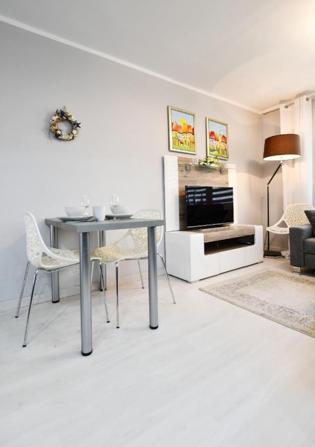 Apartament Dworcowa Apartment Kolobrzeg Exterior photo